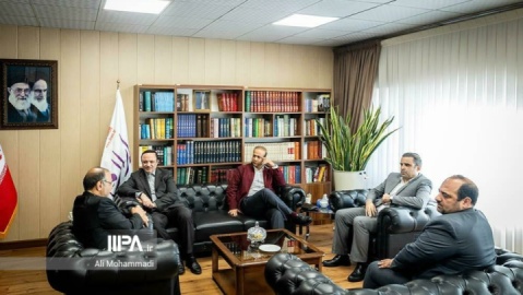 گزارش تصویری/ بازدید رضا مسرور از روزنامه ایران