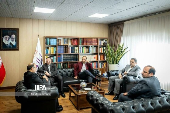 بازدید رضا مسرور از روزنامه ایران