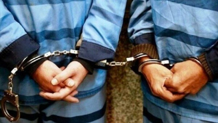 تعقیب و گریز پلیسی برای دستگیری ۲ موبایل‌قاپ