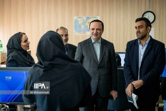 بازدید رضا مسرور از روزنامه ایران