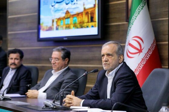 نشست رئیس‌جمهور پزشکیان با فعالان سیاسی استان آذربایجان غربی