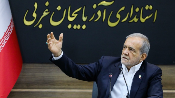 پزشکیان: بعد از ۴۷ سال، داشتن مدرسه کانکسی قابل قبول نیست