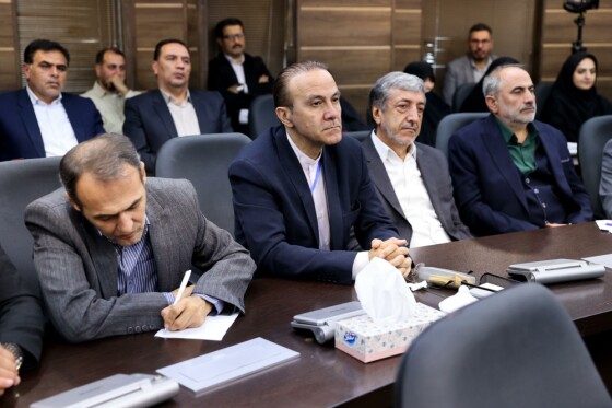 نشست رئیس‌جمهور پزشکیان با فعالان سیاسی استان آذربایجان غربی