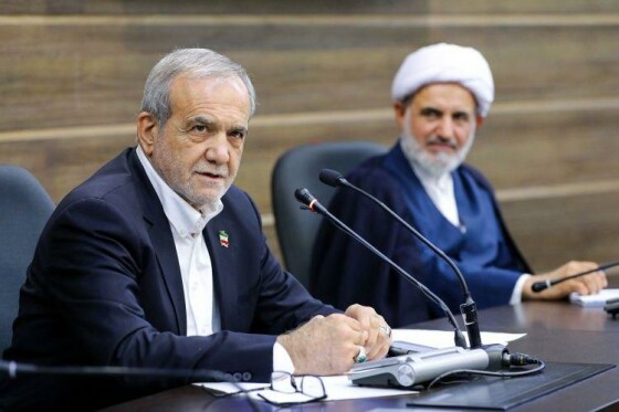 نشست رئیس‌جمهور پزشکیان با فعالان سیاسی استان آذربایجان غربی