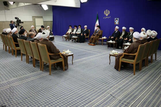 دیدار رهبر انقلاب با دستاندرکاران کنگره بینالمللی میرزای نائینی