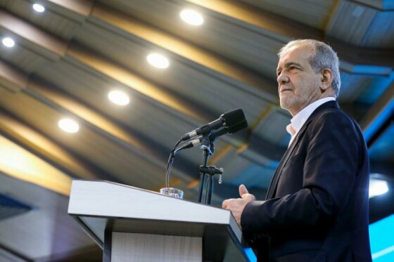 نشست رئیس‌جمهور پزشکیان با سرمایه‌گذاران و فعالان اقتصادی استان آذربایجان غربی