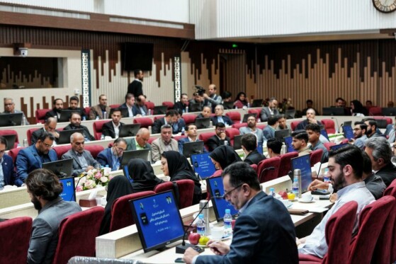 دیدار صمیمی جمعی از نخبگان و اندیشه‌ورزان خراسان با وزیر امور خارجه در مشهد مقدس