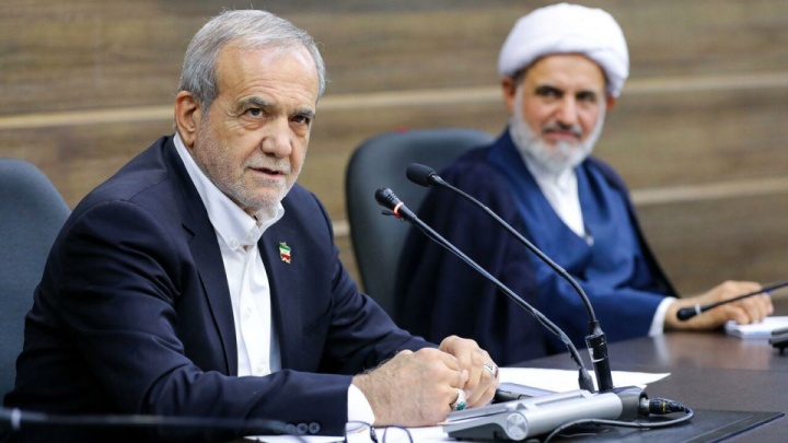 پزشکیان: عبور از مشکلات در گرو سپردن کارها به کارشناسان است