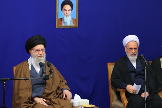 دیدار رهبر انقلاب با دستاندرکاران کنگره بینالمللی میرزای نائینی