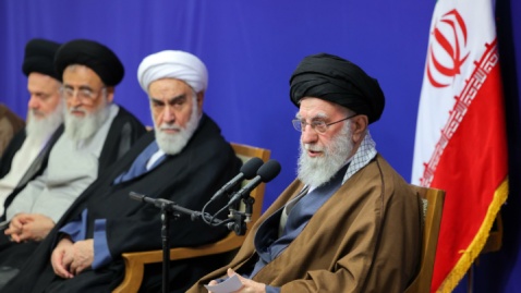 گزارش تصویری/ دیدار رهبر انقلاب با دستاندرکاران کنگره بینالمللی میرزای نائینی