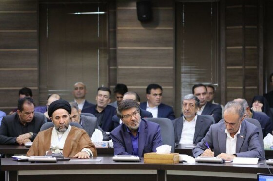 نشست رئیس‌جمهور پزشکیان با فعالان سیاسی استان آذربایجان غربی