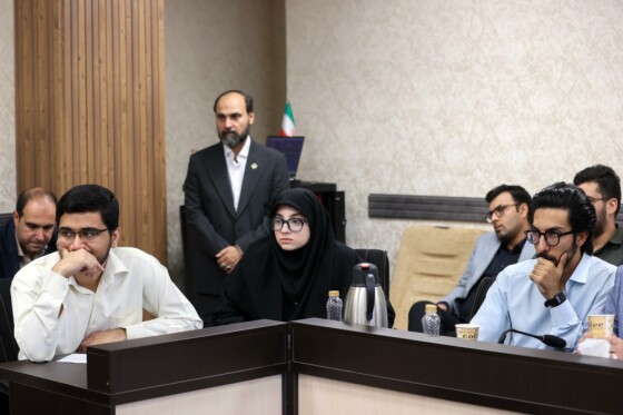 دیدار محمدرضا عارف با اعضای باشگاه دانش‌پژوهان جوان و مدال‌آوران المپیادی