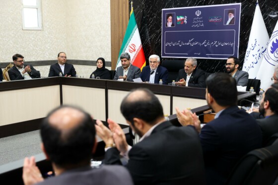 دیدار محمدرضا عارف با اعضای باشگاه دانش‌پژوهان جوان و مدال‌آوران المپیادی