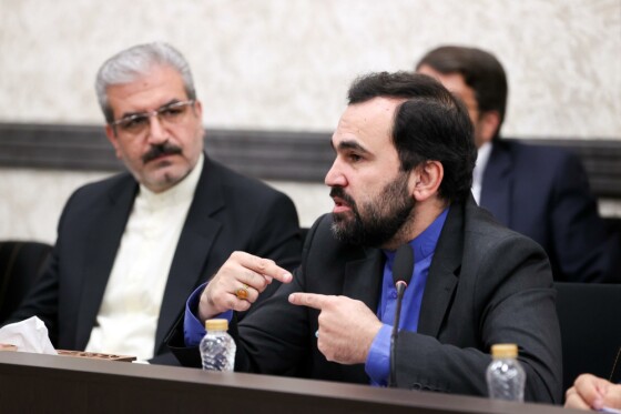 دیدار محمدرضا عارف با اعضای باشگاه دانش‌پژوهان جوان و مدال‌آوران المپیادی