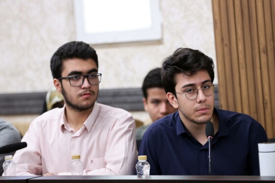 دیدار محمدرضا عارف با اعضای باشگاه دانش‌پژوهان جوان و مدال‌آوران المپیادی