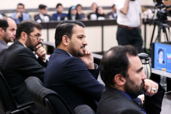 دیدار محمدرضا عارف با اعضای باشگاه دانش‌پژوهان جوان و مدال‌آوران المپیادی