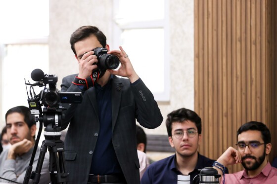 دیدار محمدرضا عارف با اعضای باشگاه دانش‌پژوهان جوان و مدال‌آوران المپیادی