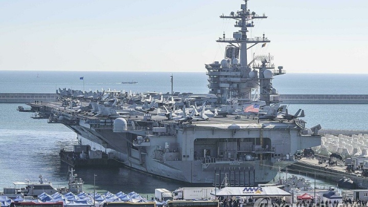 ناو «یواس‌اس گراولی» در بندر «پورت آو اسپین» لنگر می‌اندازد