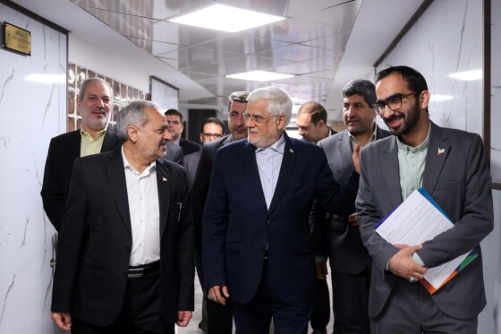 دیدار محمدرضا عارف با اعضای باشگاه دانش‌پژوهان جوان و مدال‌آوران المپیادی