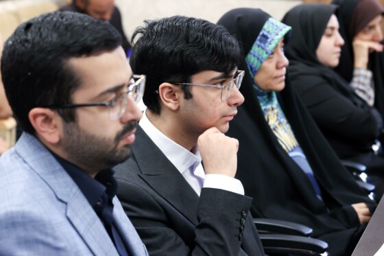 دیدار محمدرضا عارف با اعضای باشگاه دانش‌پژوهان جوان و مدال‌آوران المپیادی