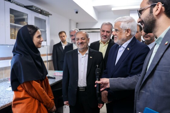 دیدار محمدرضا عارف با اعضای باشگاه دانش‌پژوهان جوان و مدال‌آوران المپیادی