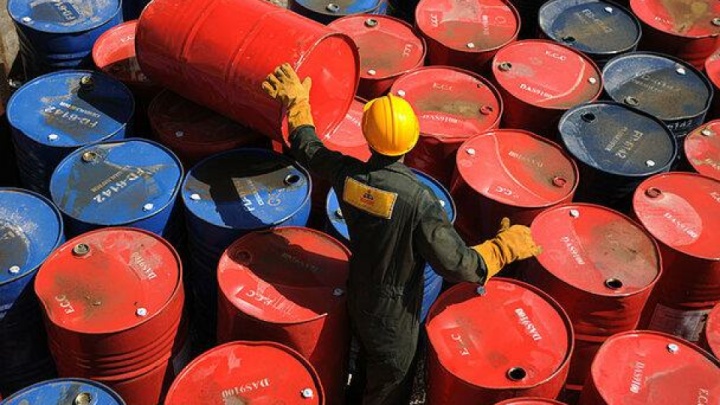 توقف خرید نفت روسیه از سوی چین و هند در واکنش به تحریم‌های آمریکا