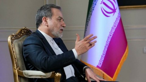 عراقچی: دیپلماسی زیر آتش جنگ هم برقرار بوده اما مذاکره با قُلدری متفاوت است