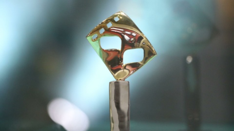 بر بال‌های خیال