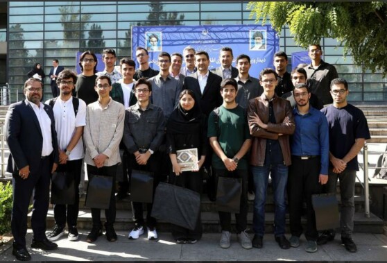 تصاویری از دیدار امروز وزیر ارتباطات و فناوری اطلاعات با نفرات برتر کنکور ریاضی