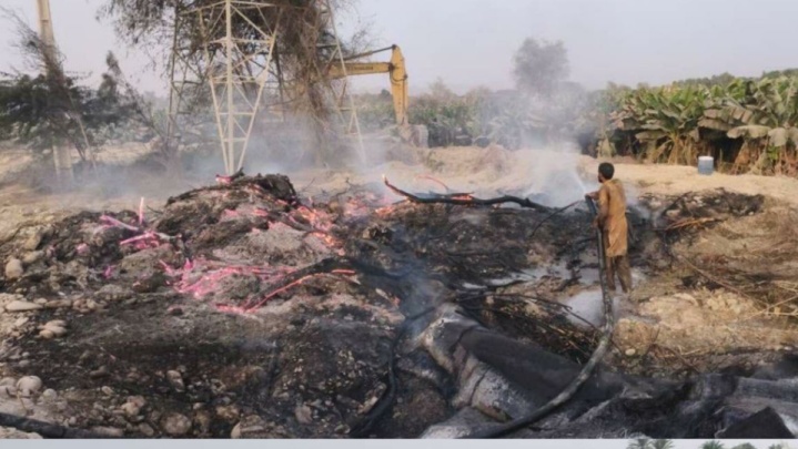 آتش سوزی عمدی لوله خط انتقال آب به دشتیاری توسط افراد ناشناس