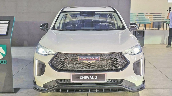 مانور لندکروزر و پرادو بعد از ۱۲ سال در نصف‌جهان