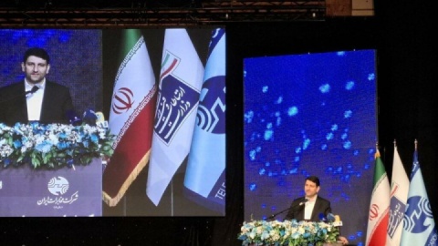 فیلم/ وزیر ارتباطات در کنفرانس ملی مخابرات: بعد از حدود ۹۰ سال ارتقا فناوری خواهیم داشت؛ از مس به فیبرنوری