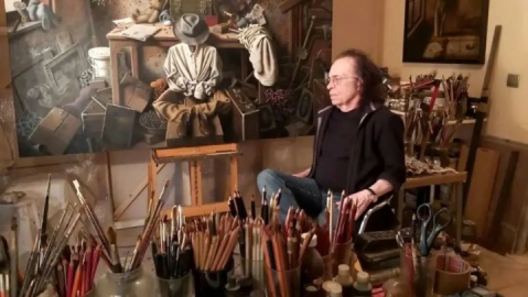 خالق سکوت و خاطره همراه با شیون اشیا