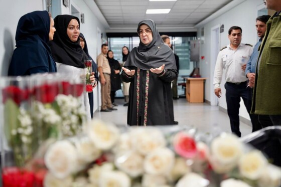 بازدید سخنگوی دولت از بیمارستان امام حسین(ع) تهران به مناسبت روز پرستار