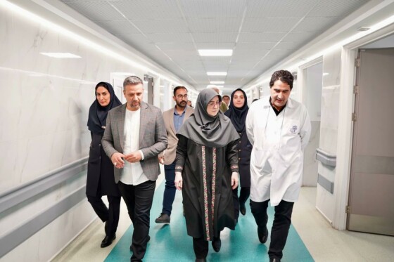 بازدید سخنگوی دولت از بیمارستان امام حسین(ع) تهران به مناسبت روز پرستار