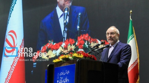 قالیباف: کار مهم ما این است که سنگ را از مسیر مردمی شدن اقتصاد برداریم