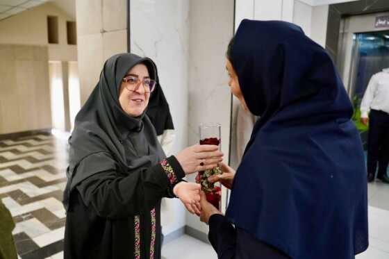بازدید سخنگوی دولت از بیمارستان امام حسین(ع) تهران به مناسبت روز پرستار