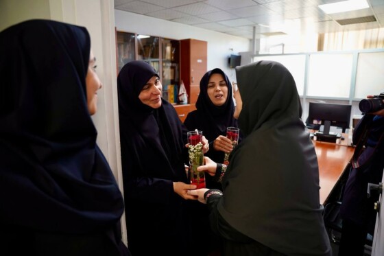 بازدید سخنگوی دولت از بیمارستان امام حسین(ع) تهران به مناسبت روز پرستار