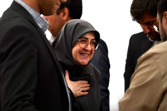 نشست صمیمی سخنگوی دولت در جلسه بهینه‌سازی مصرف انرژی