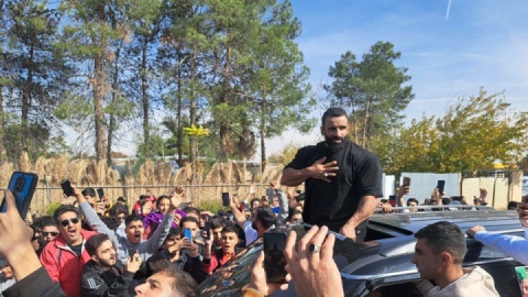 فیلم/ طوفان استقبال از گرگ پارسی در شیراز؛ چشمان جهان به ایران