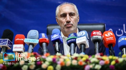 ۱۰۰ درصد درآمد نفتی دولت صرف کالاهای اساسی و دارو میشود/ اجرای طرح جدید کالابرگ