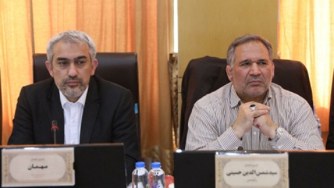 اکثر نمایندگان سوال کننده از توضیحات وزیر اقتصاد قانع شدند