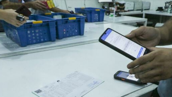 پلتفرم‌های تاکسی‌های اینترنتی حق تجویز و فروش مسقیم دارو را ندارند