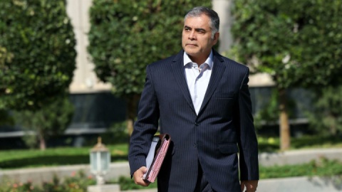 فیلم/ وزیر نفت: عرضه بنزین وارداتی را با برنامه‌ریزی و بدون ایجاد محدودیت انجام می‌دهیم