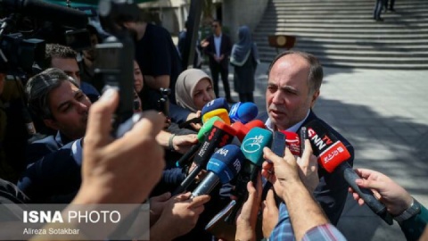 نوری قزلجه: شیرخام نرخ مصوب دارد/در جریان قیمت توافقی نیستم