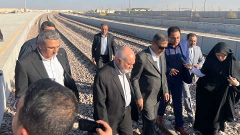 معاون اجرایی رئیس جمهور از راه آهن شلمچه - بصره بازدید کرد