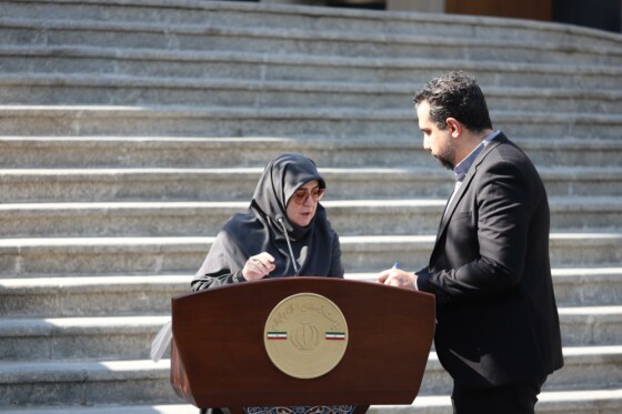 حاشیه جلسه امروز هیأت دولت