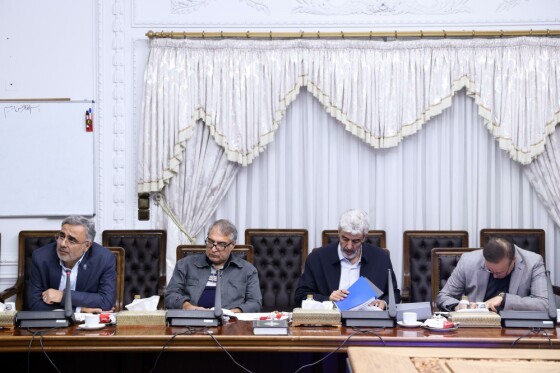 نشست بررسی عملکرد دانشگاه‌های پیام نور و فرهنگیان