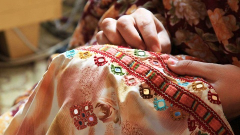 سوزن‌دوزی بلوچ؛ میراثی زنده و ریشه‌دار در تمدن بلوچستان