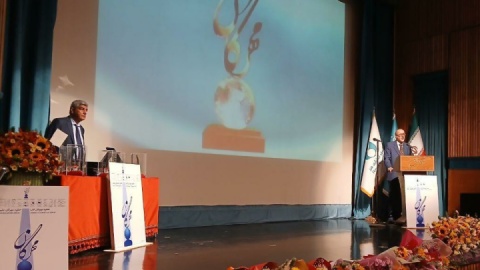 اهدای جایزه یک عمر فعالیت ادبی به خالق کلیدر